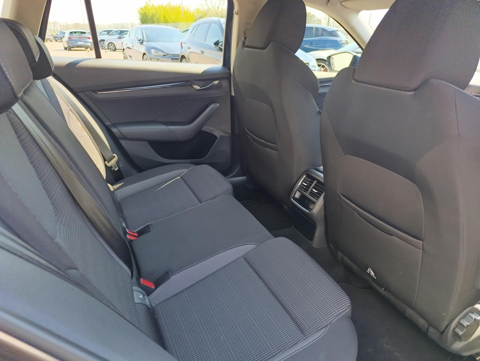 Skoda Octavia Wagon 2.0 tdi evo Executive 115cv dsg a Verona - Bercar srl Dettaglio auto usata Skoda Octavia Wagon 2.0 tdi evo Executive 115cv dsg a Verona presso Bercar srl